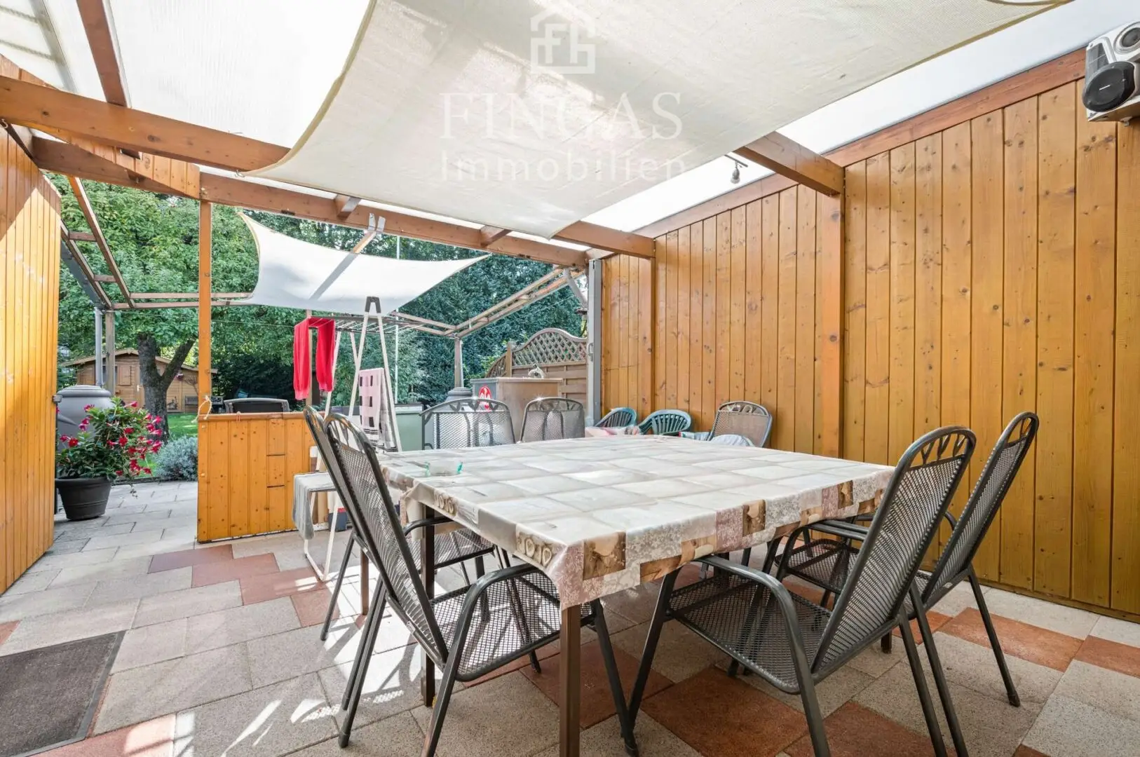 Überdachte Terrasse