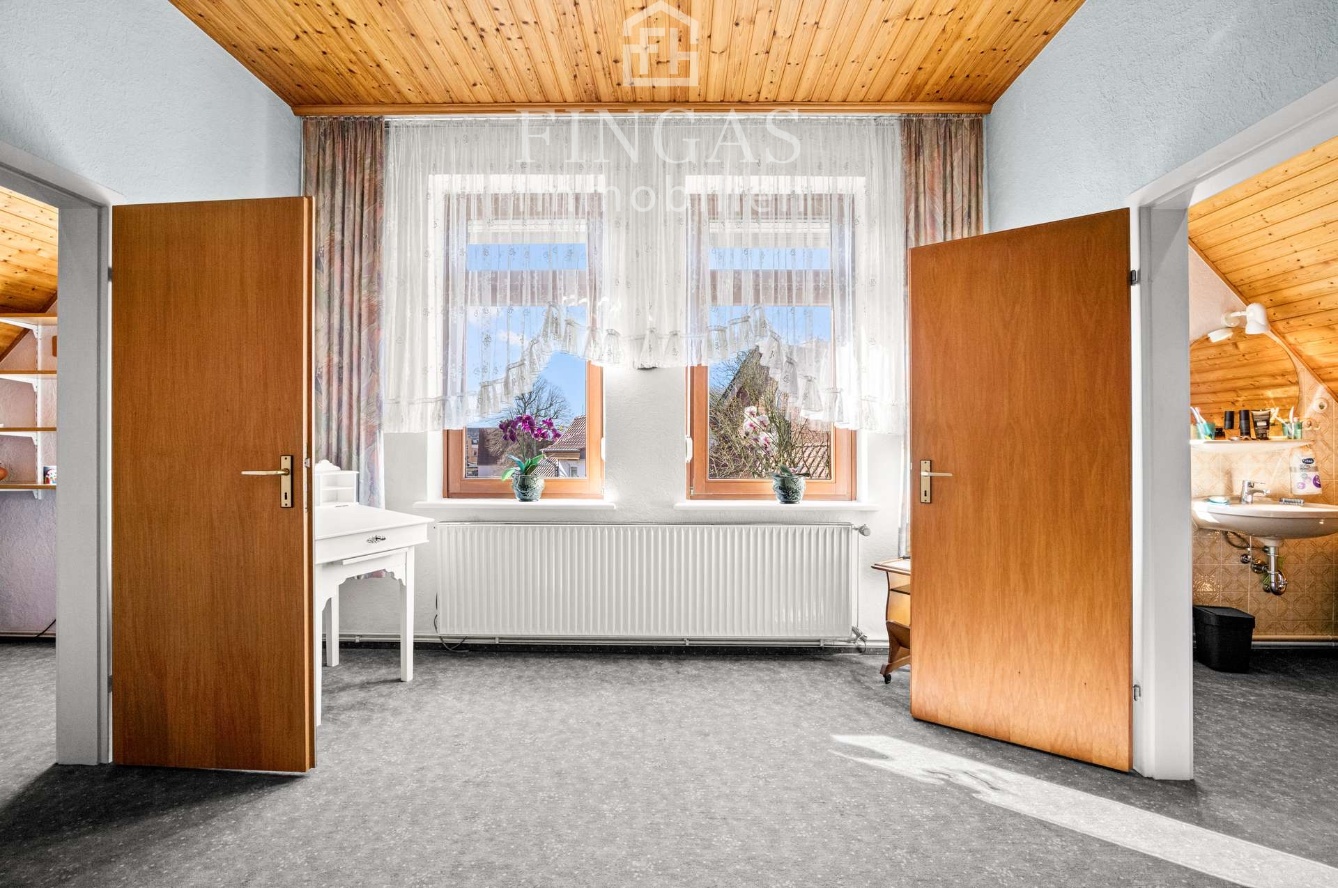 Durchgangszimmer OG